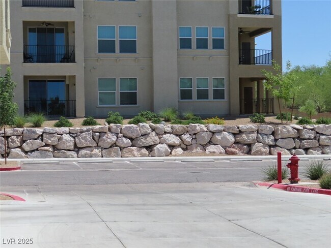 Building Photo - 2555 Hampton Rd