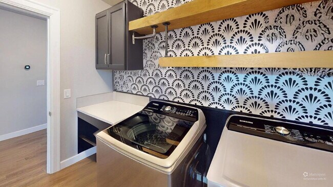 Building Photo - Be the first one to RENT this home! 3 bedrooms, 2 bathrooms, SINGLE LEVEL home with beautiful Lan...