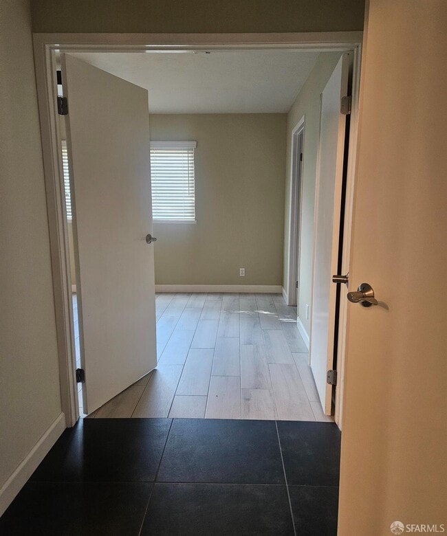 Building Photo - 8711 Mountain Blvd