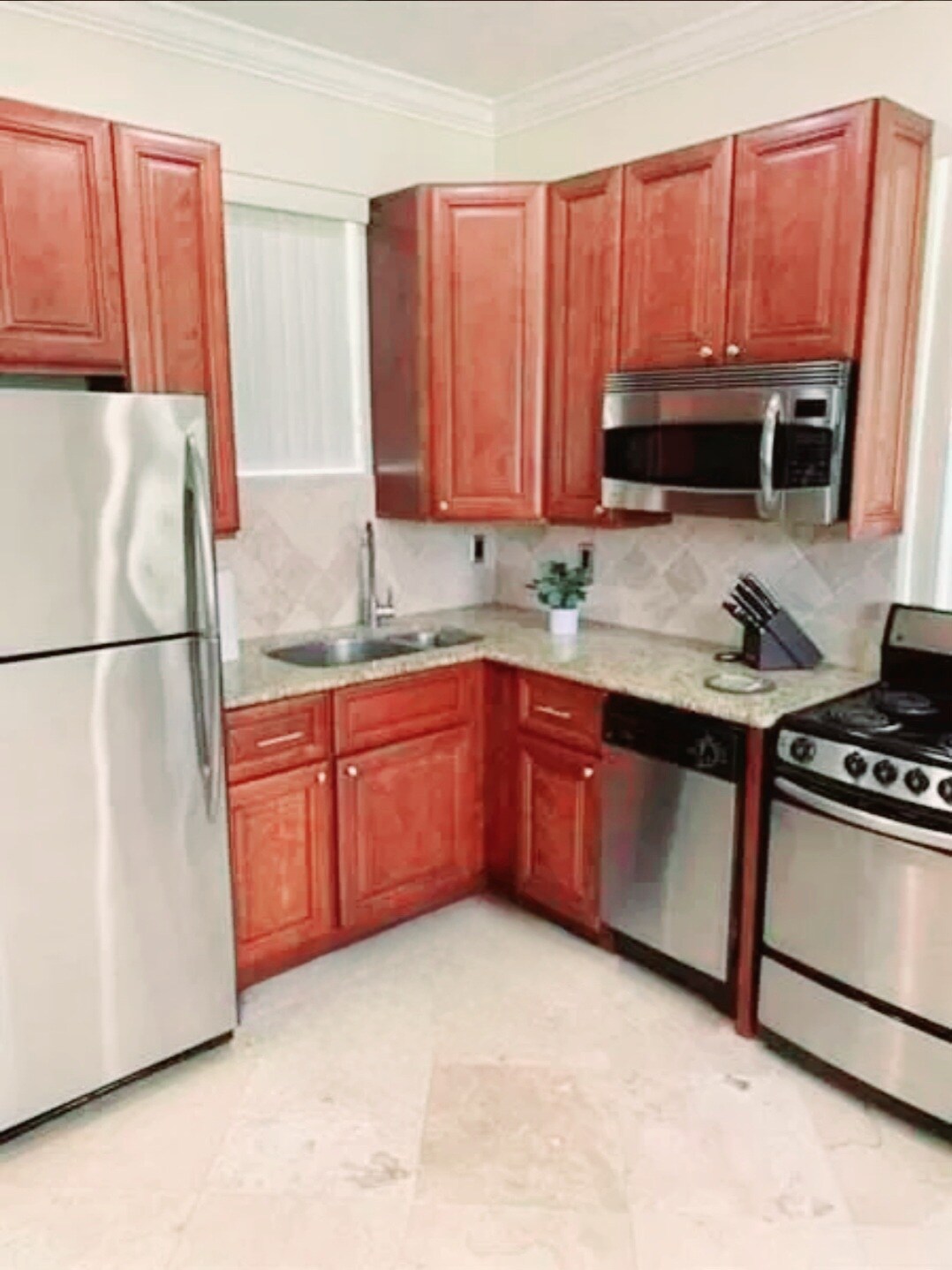 Kitchen - 15286 74th St N
