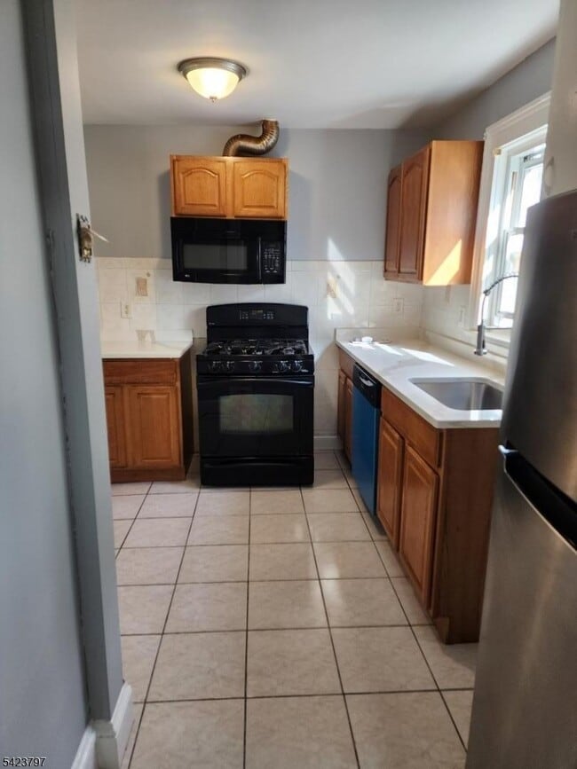 Building Photo - 10 Westcott St