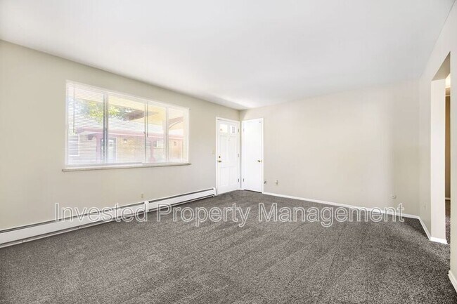 Building Photo - 1142 W Ida Ave