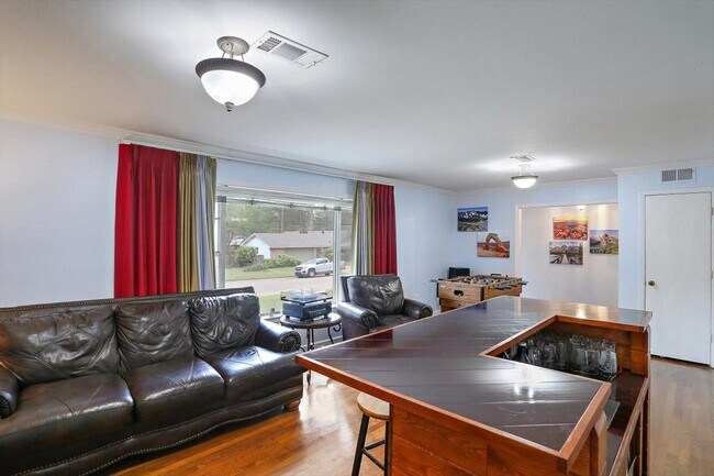 Building Photo - 1315 Kimwood Dr