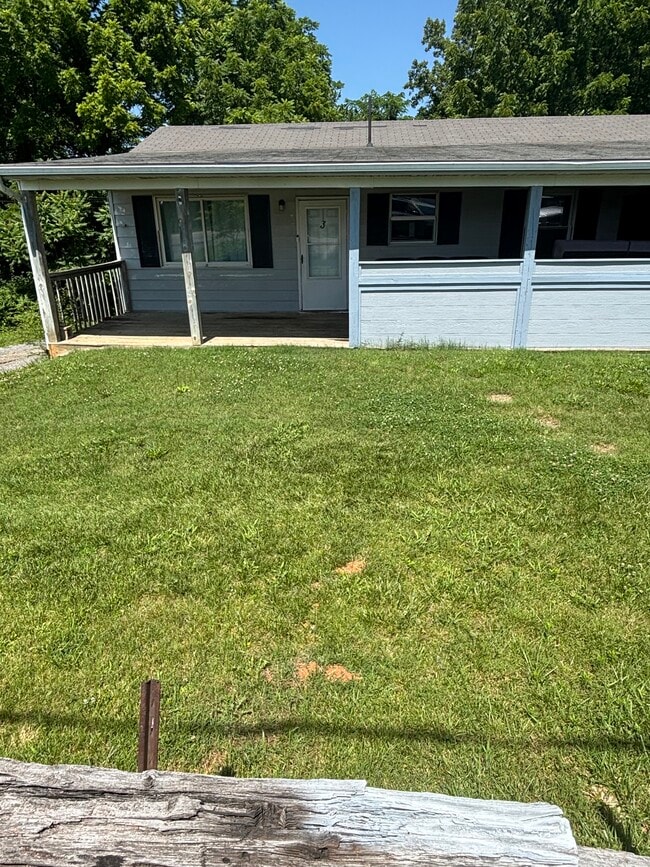 Building Photo - 1057 Ross Rd