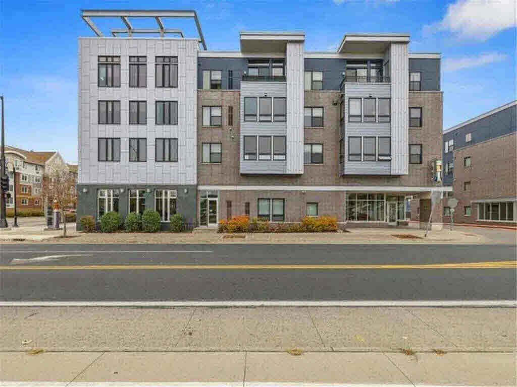 Building Photo - 7600 Lyndale Ave S