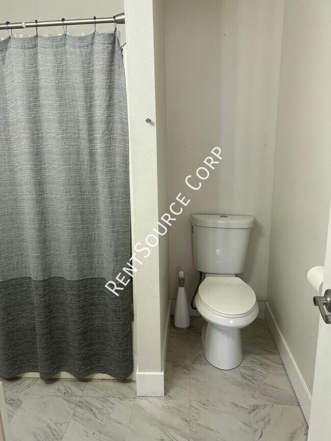 Building Photo - 43837 David St