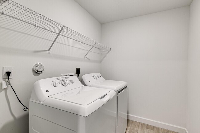 Building Photo - 3170 Streng Ln