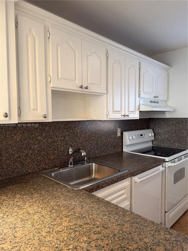 Building Photo - 7900 Tatum Waterway Dr