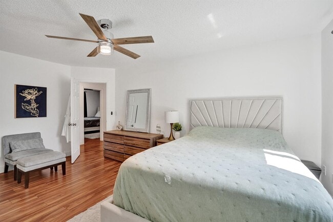 Building Photo - 9841 NW 9th Ct