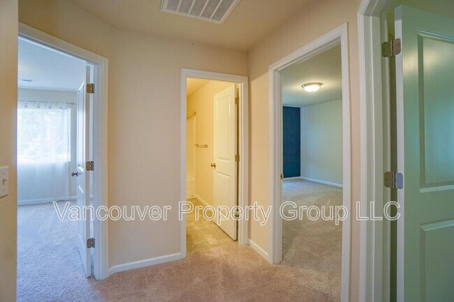 Building Photo - 2273 S Red Tail Loop