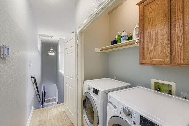 Building Photo - "Charming 3-Bed Townhouse Retreat with 151...