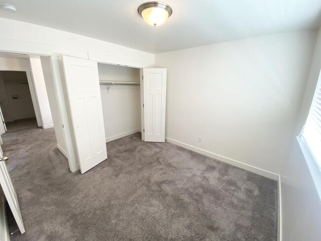 Building Photo - 541 N 20 W