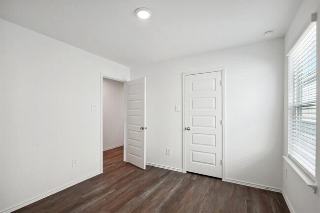 Building Photo - 3603 Beau Rivage Dr