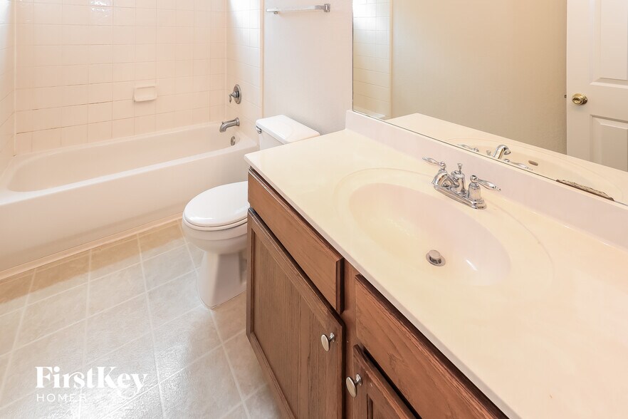 Building Photo - 1910 Mountain Star