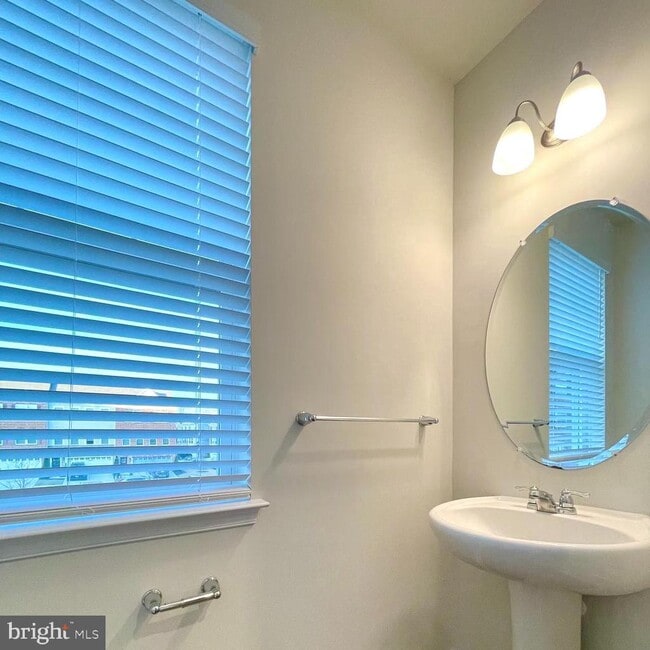 Building Photo - 2709 Princess Victoria Way