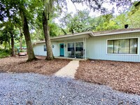 Building Photo - Fully Furnished, Two Bedroom Home in Old T...