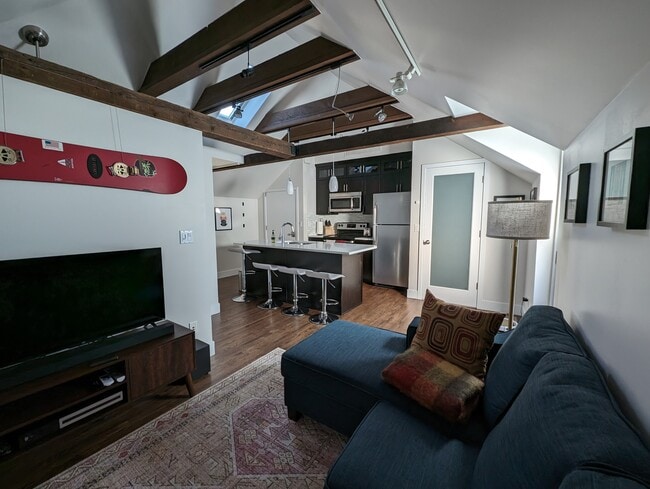 Building Photo - 1044 N Pennsylvania St