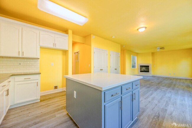 Building Photo - 5476 Summerfield Dr