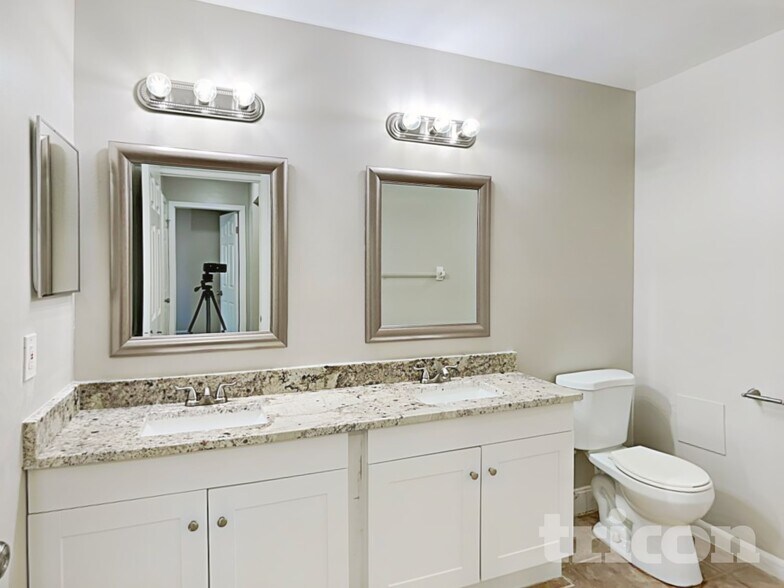 Building Photo - 107 Cinnamon Dr