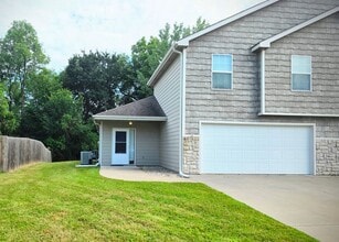 Building Photo - 606 Highland Ridge Dr