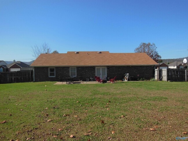 Building Photo - 549 Wade Rd