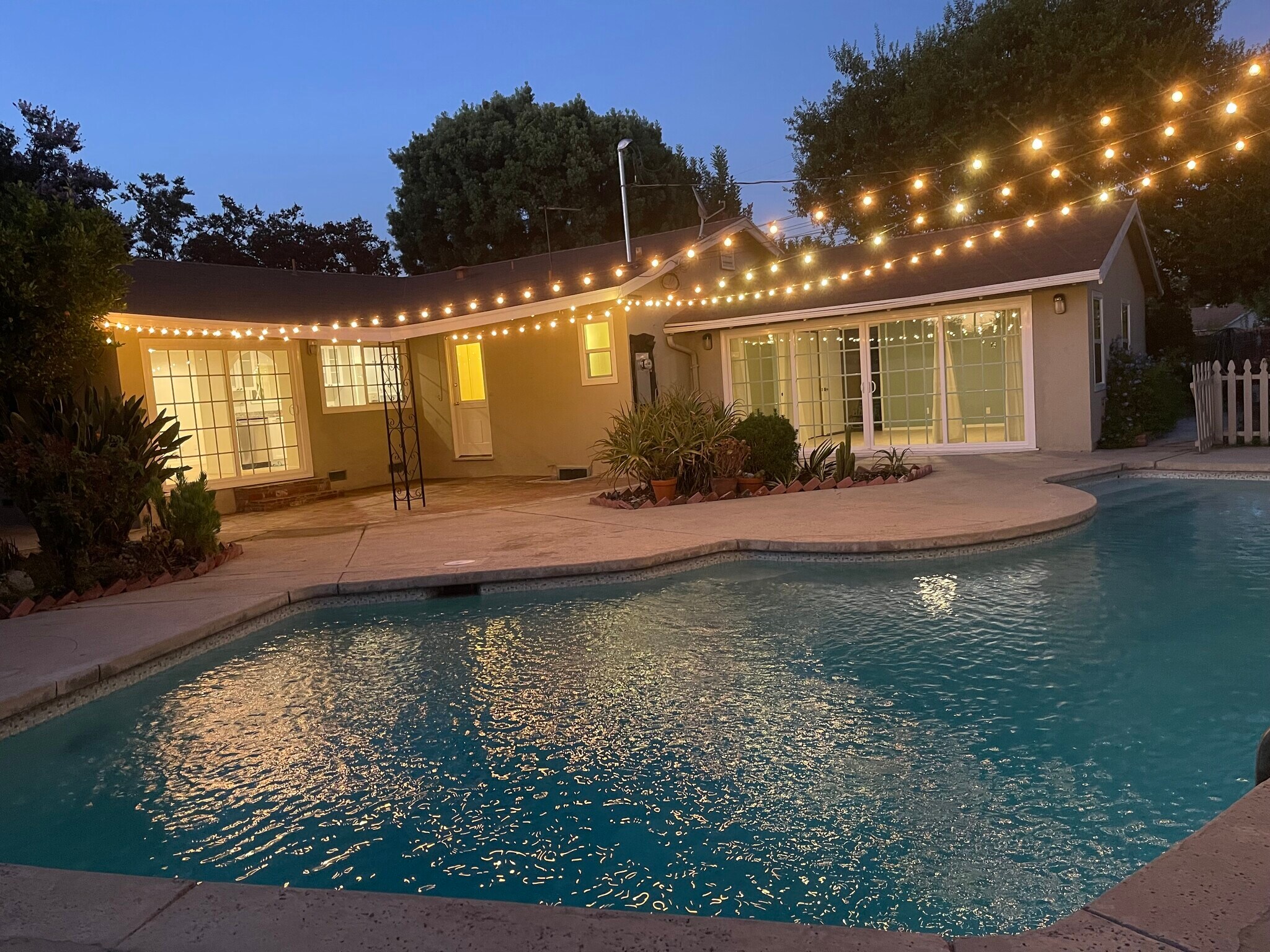 Pool - 16420 Minnehaha St