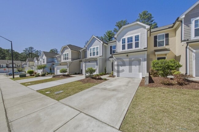 Building Photo - 1015 Badlands St