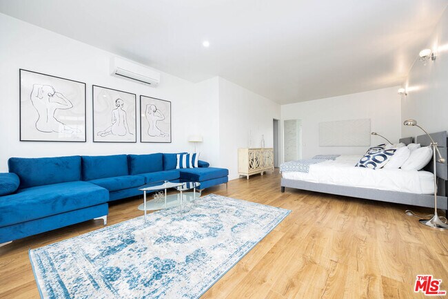 Building Photo - 1110 W Muirlands Dr