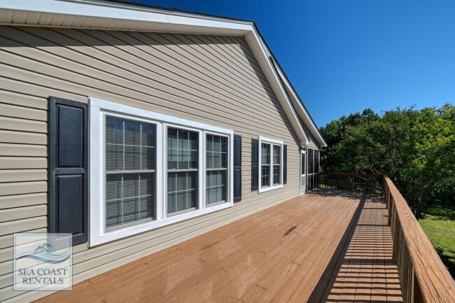 Building Photo - RARE AVAILABLE SUMMER RENTAL MAY-OCTOBER