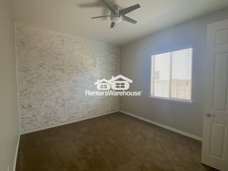 Building Photo - 19894 E Strawberry Dr