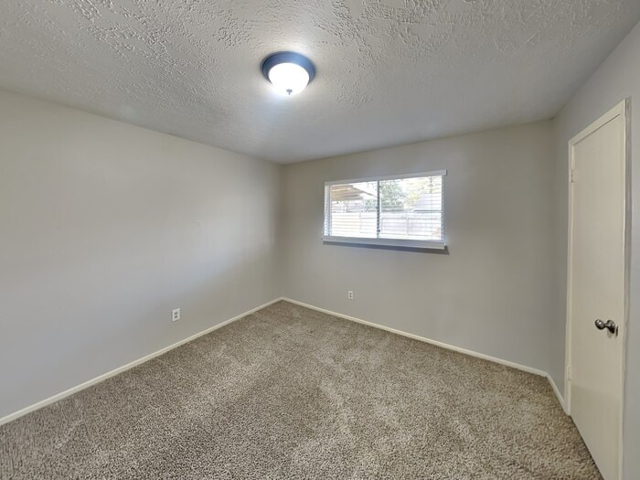 Building Photo - 4315 Sloangate Dr