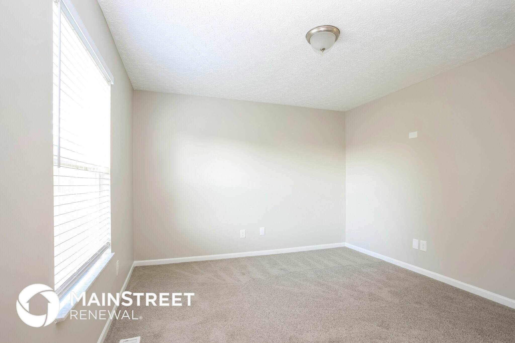 Building Photo - 1386 Hackworth St