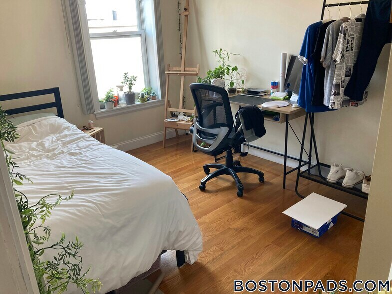 Building Photo - 90 Westland Ave