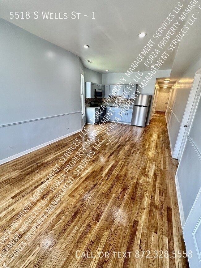 Building Photo - 5518 S Wells St