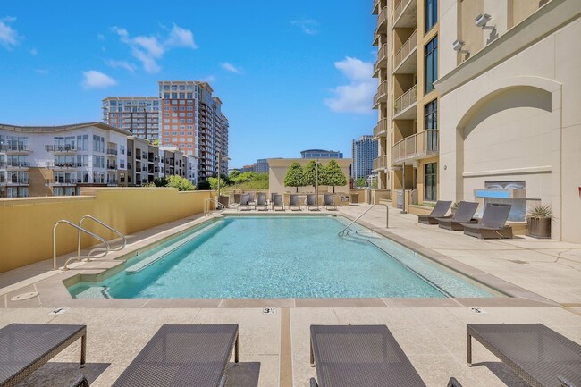 Building Photo - 1510 Demonbreun St