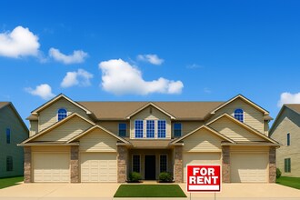 Building Photo - Eagle Creek Townhomes - Fall in love with lower rent!