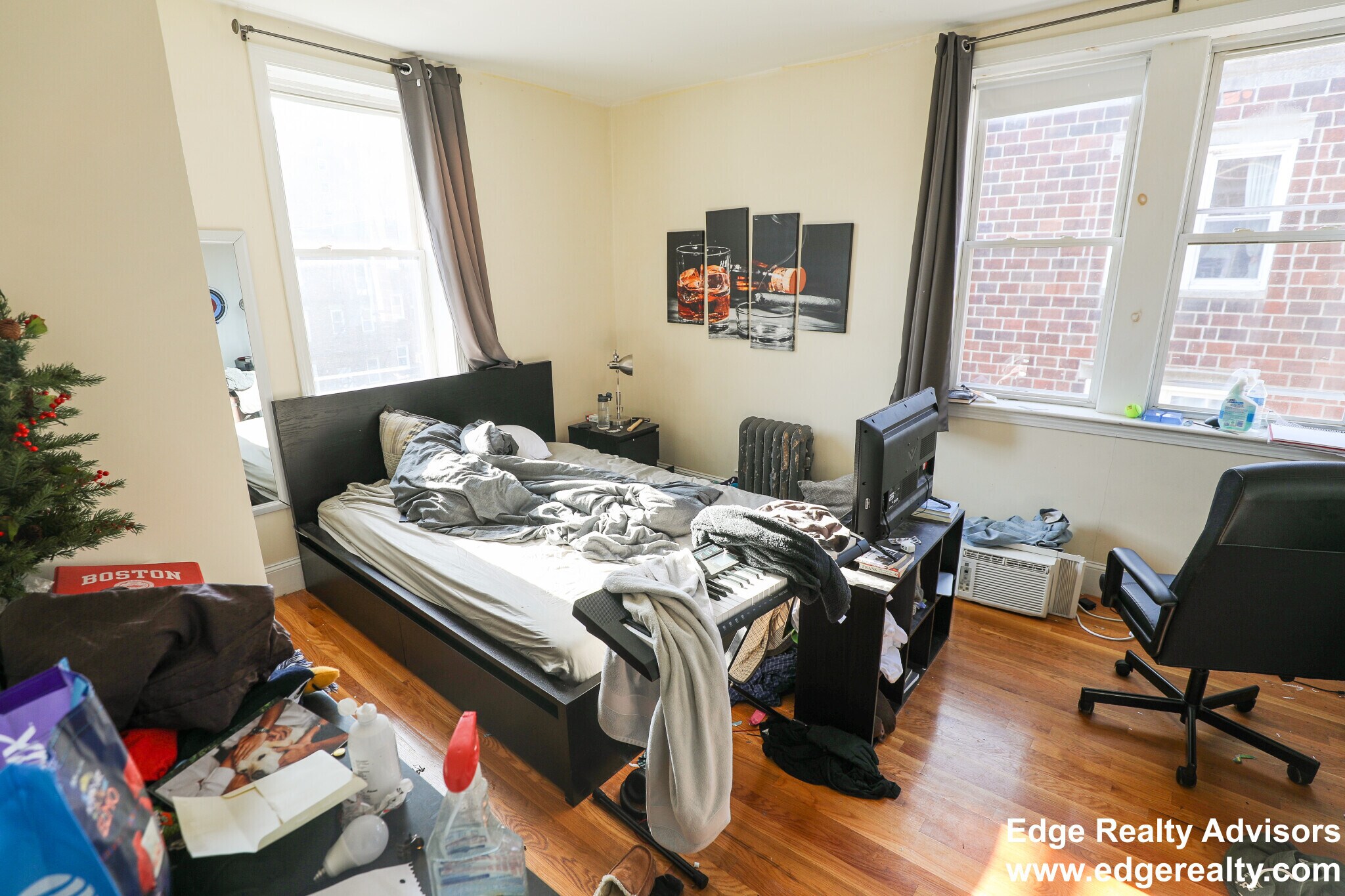 Building Photo - 132 Pleasant St