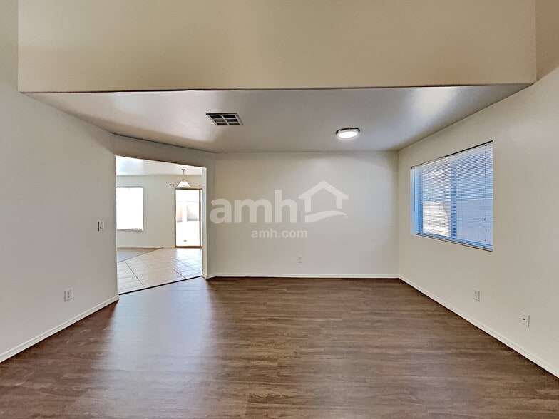 Building Photo - 34720 N Happy Jack Dr