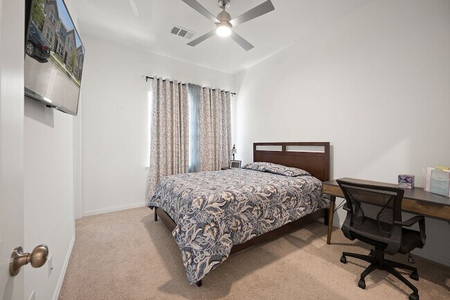Building Photo - 5243 Legacy St