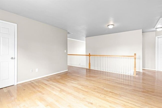 Building Photo - 2030 Brook Meadow Dr