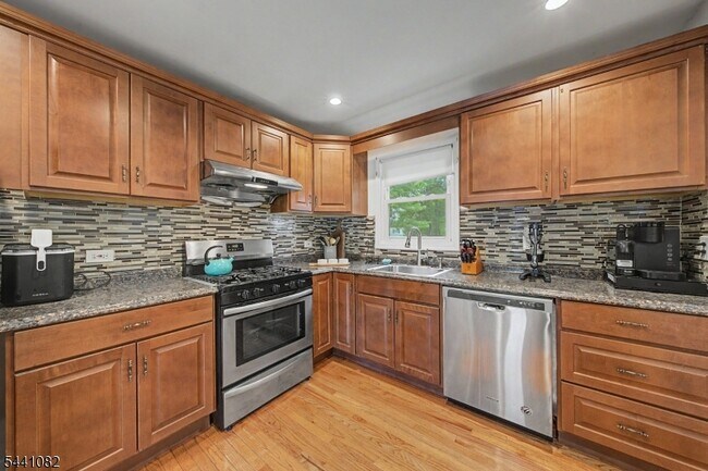 Building Photo - 23 Distler Ave