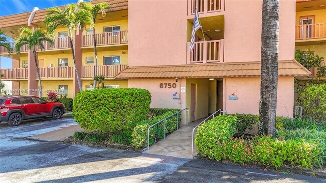 Building Photo - 6750 Royal Palm Blvd