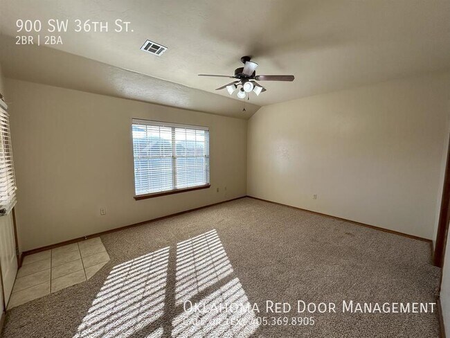 Building Photo - 900 SW 36th St