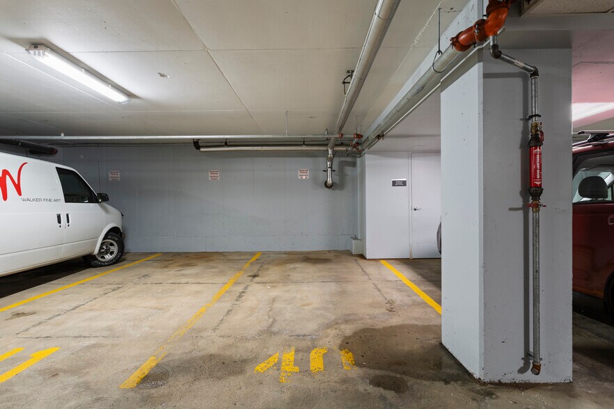 parking garage space - 300 W 11th Ave
