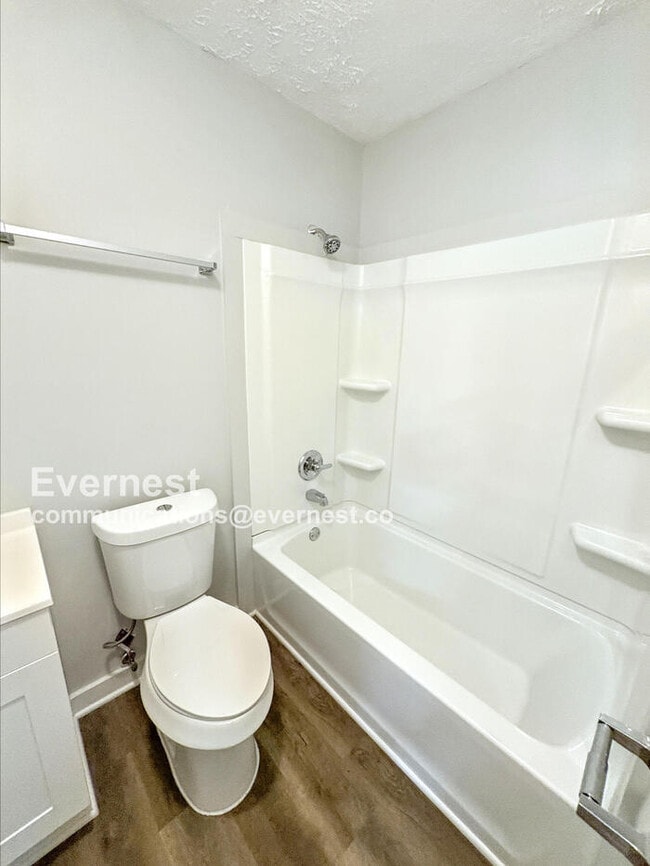 Building Photo - 8598 Stonewall Jackson Dr