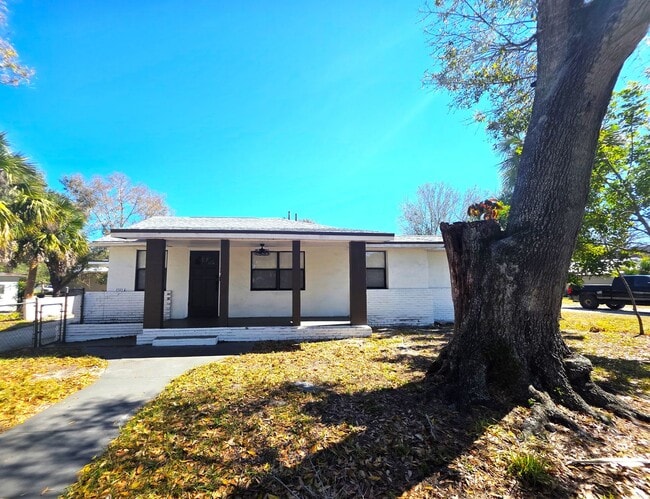 Building Photo - Vero Beach Rentals. Vero Beach Rent, LLC and Property Management Company