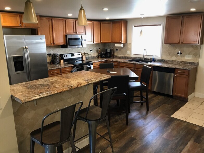 Building Photo - 87 Marine Dr