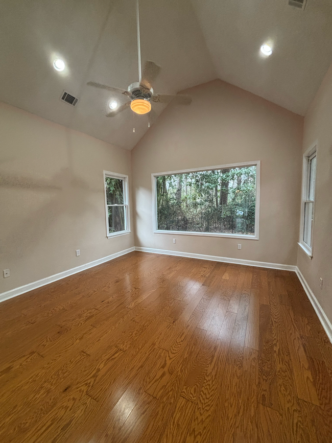 Building Photo - Privacy in Southbridge! Cul-de-sac, high c...