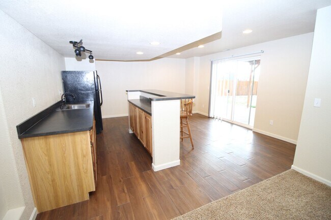 Building Photo - 5923 Dancing Sun Way