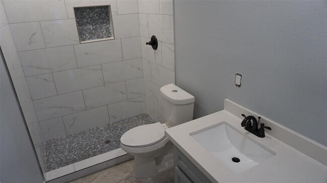 Building Photo - 4222 Cicada Ln